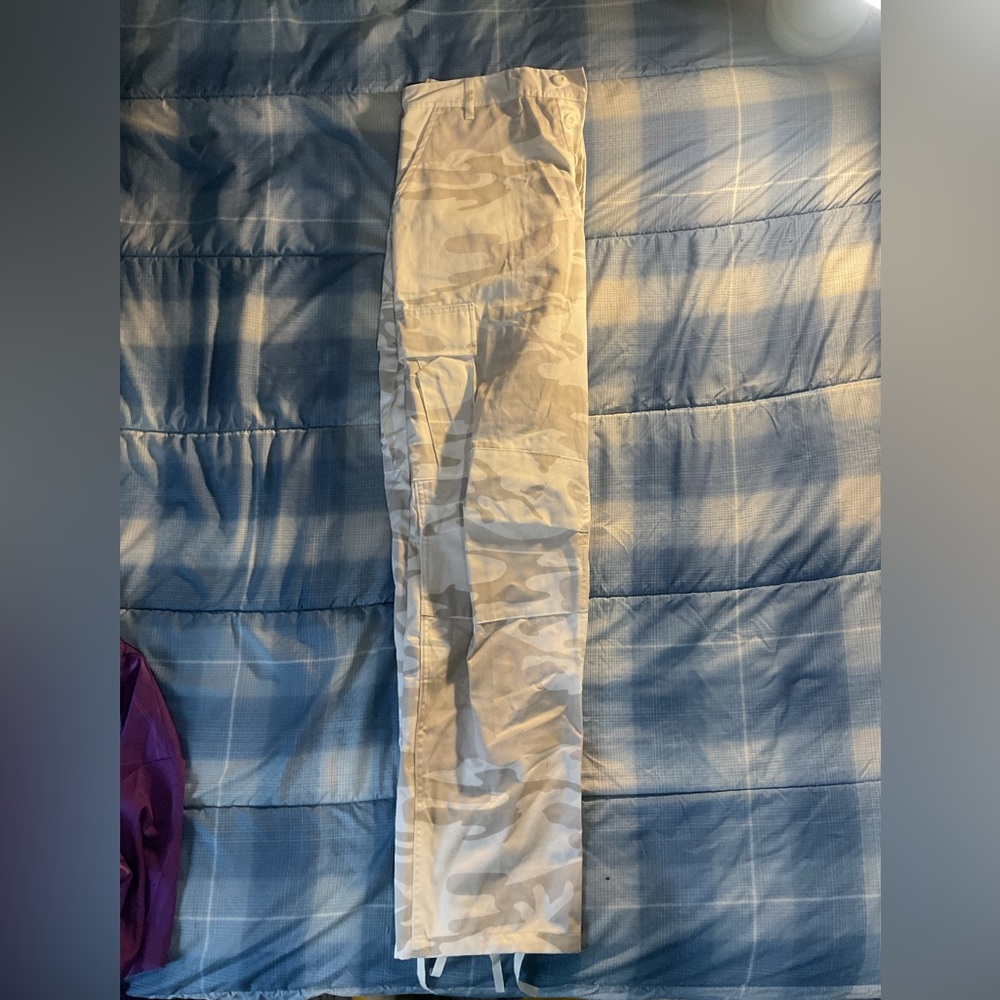 Camouflage Patterned Pants - image 1
